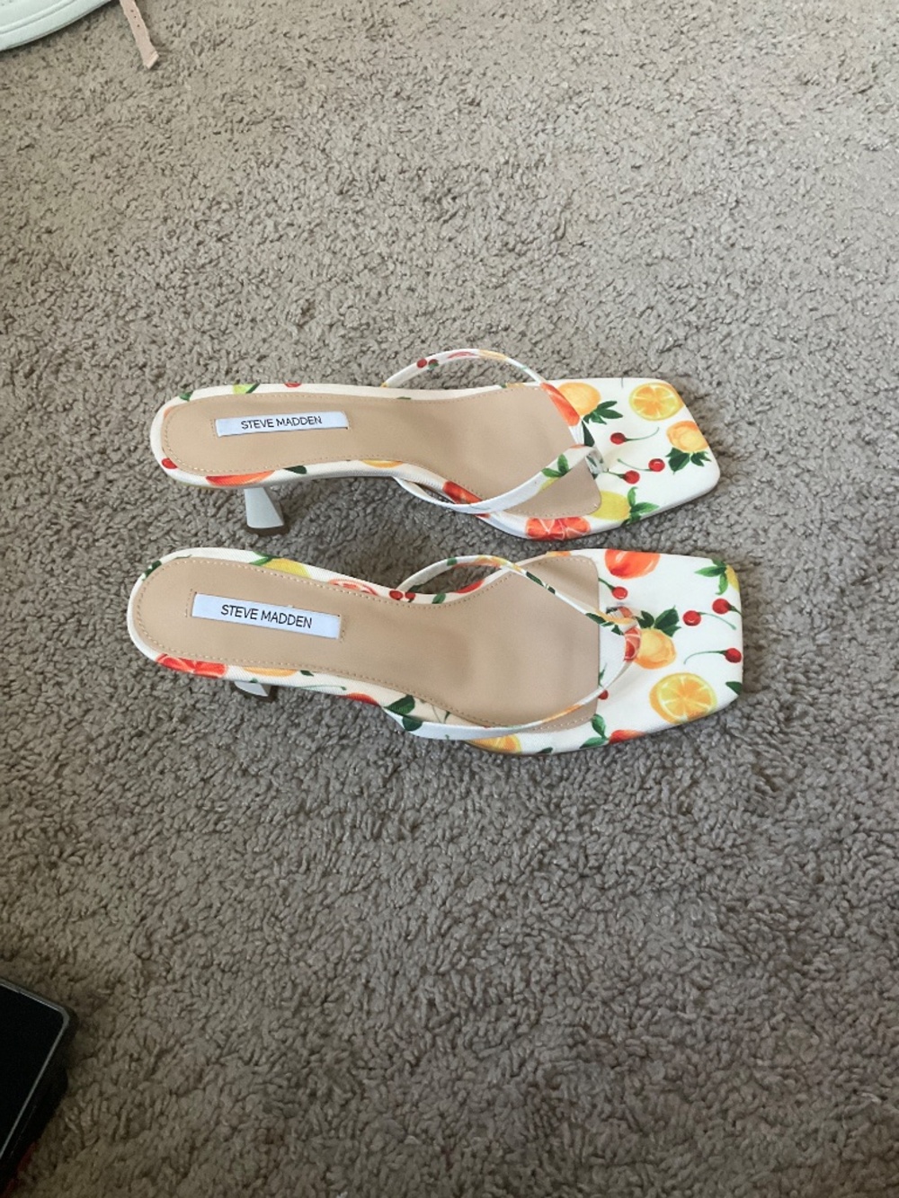 Steve Madden Allies Fruit Print Thong Dress Sandals - Picture 2 of 7